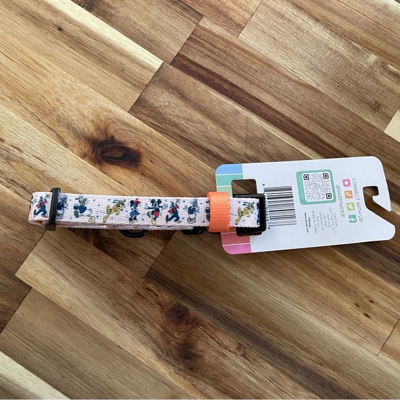 NWT Sassy Woof Disney Friends Adjustable Collar - Picture 2 of 6